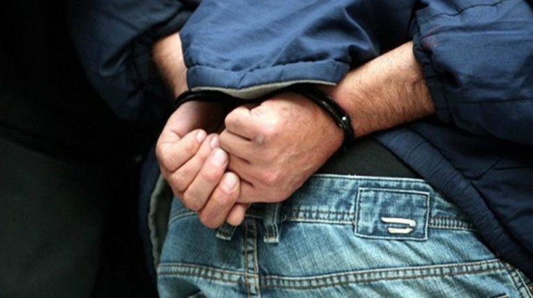 ΛΑΡΙΣΑ - Λάρισα: Εκοψαν ρεύμα συνοικίας για να κλέψουν καλώδια ΛΑΡΙΣΑ - Λάρισα: Εκοψαν ρεύμα συνοικίας για να κλέψουν καλώδια