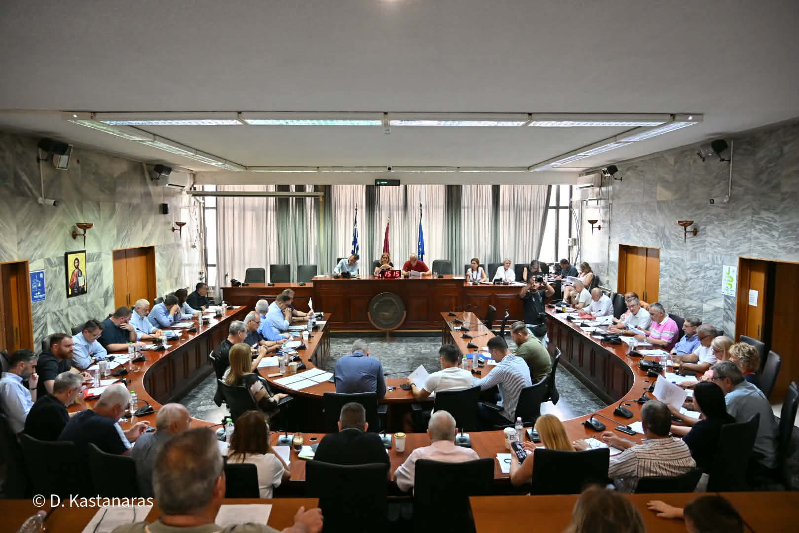 ΛΑΡΙΣΑ - Ένταση στο δημοτικό συμβούλιο για την αμοιβή του Λευτερη Πανταζή για τη συναυλία στο παζάρι ΛΑΡΙΣΑ - Ένταση στο δημοτικό συμβούλιο για την αμοιβή του Λευτερη Πανταζή για τη συναυλία στο παζάρι