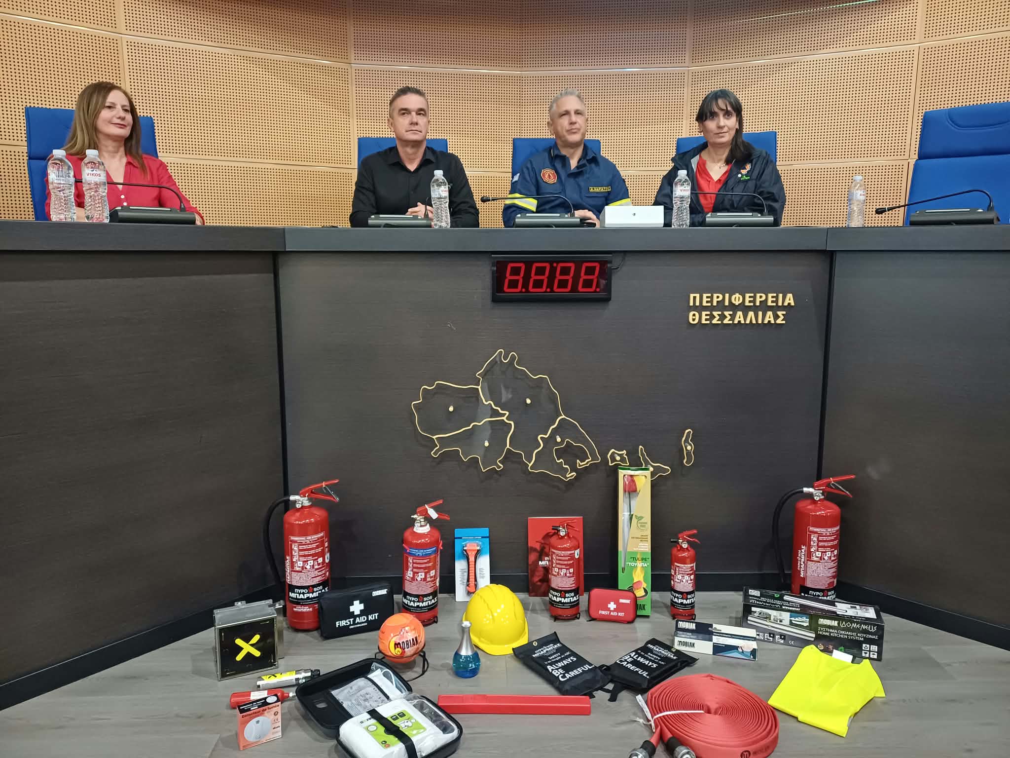 ΘΕΣΣΑΛΙΑ - Επίδειξη χρήσης πυροσβεστικών μέσων στην Περιφέρεια Θεσσαλίας (ΦΩΤΟ) ΘΕΣΣΑΛΙΑ - Επίδειξη χρήσης πυροσβεστικών μέσων στην Περιφέρεια Θεσσαλίας (ΦΩΤΟ)