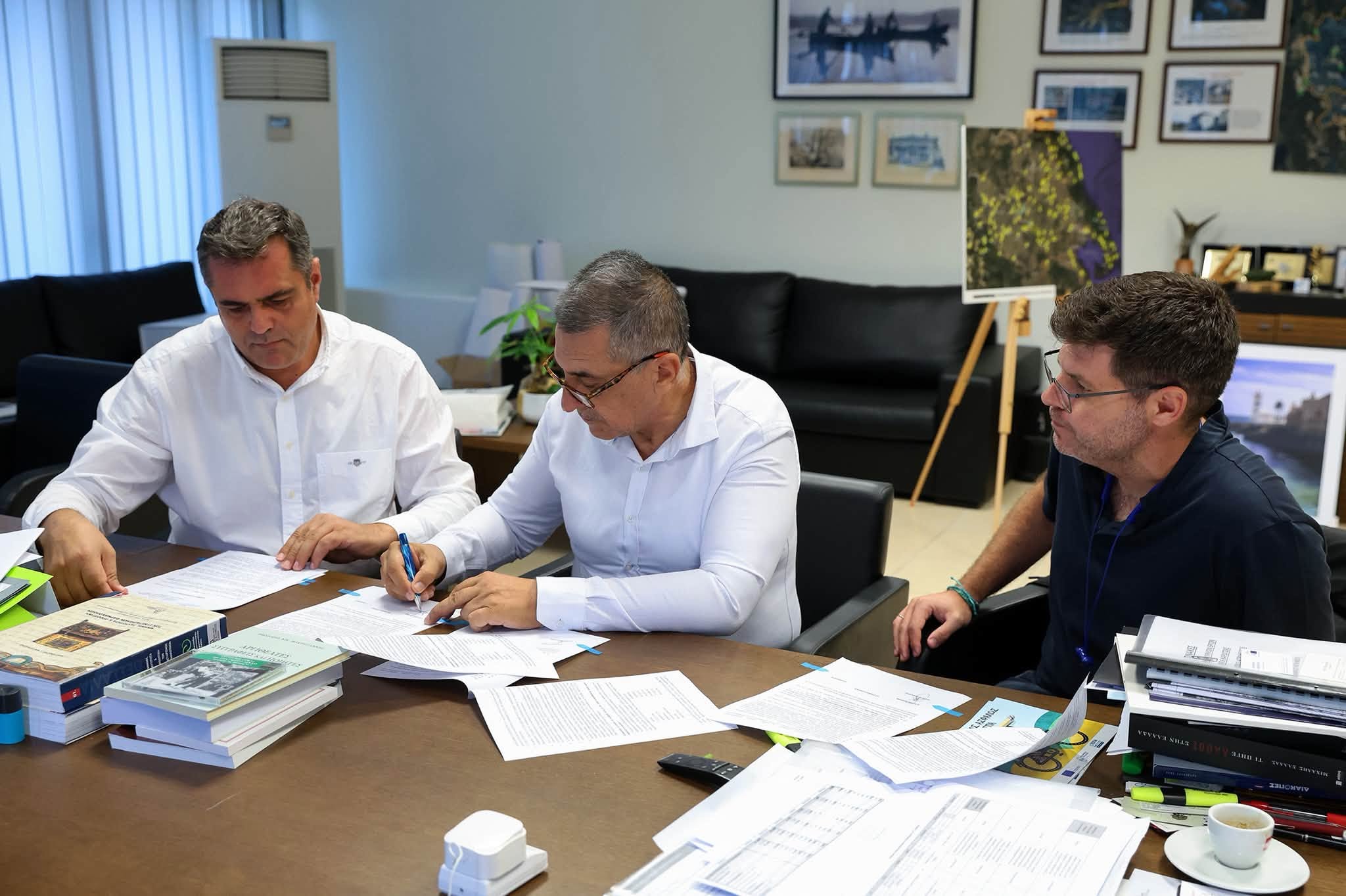 ΚΑΡΔΙΤΣΑ - Υπογράφηκε η σύμβαση για τον «Καθαρισμό ποταμού Σοφαδίτη από συμβολή Οργοζίνου έως Σοφάδες» ΚΑΡΔΙΤΣΑ - Υπογράφηκε η σύμβαση για τον «Καθαρισμό ποταμού Σοφαδίτη από συμβολή Οργοζίνου έως Σοφάδες»