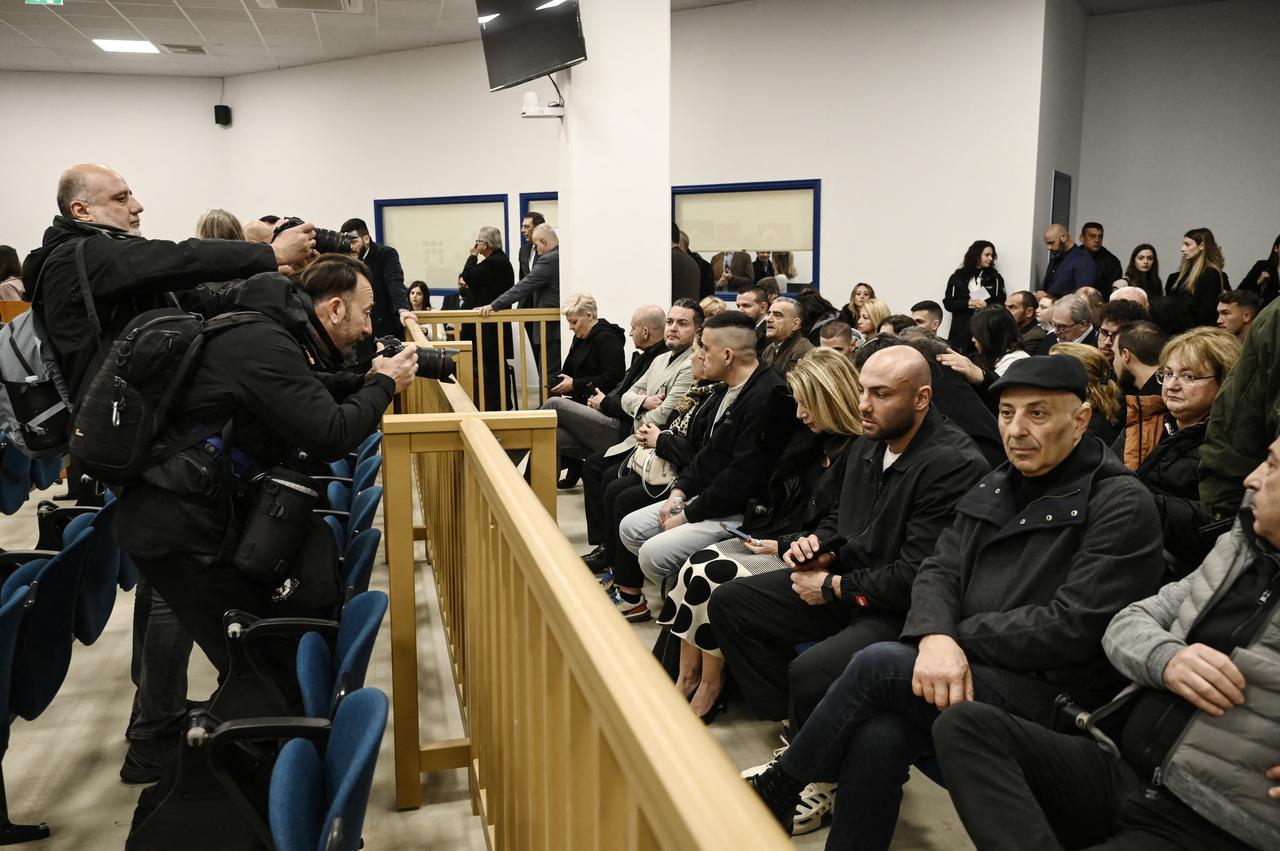 ΛΑΡΙΣΑ - Τέμπη: Συνεχίζονται στη Λάρισα οι καταθέσεις των συγγενών – Στο προσκήνιο και η υπόθεση των παρεμβάσεων ΛΑΡΙΣΑ - Τέμπη: Συνεχίζονται στη Λάρισα οι καταθέσεις των συγγενών – Στο προσκήνιο και η υπόθεση των παρεμβάσεων