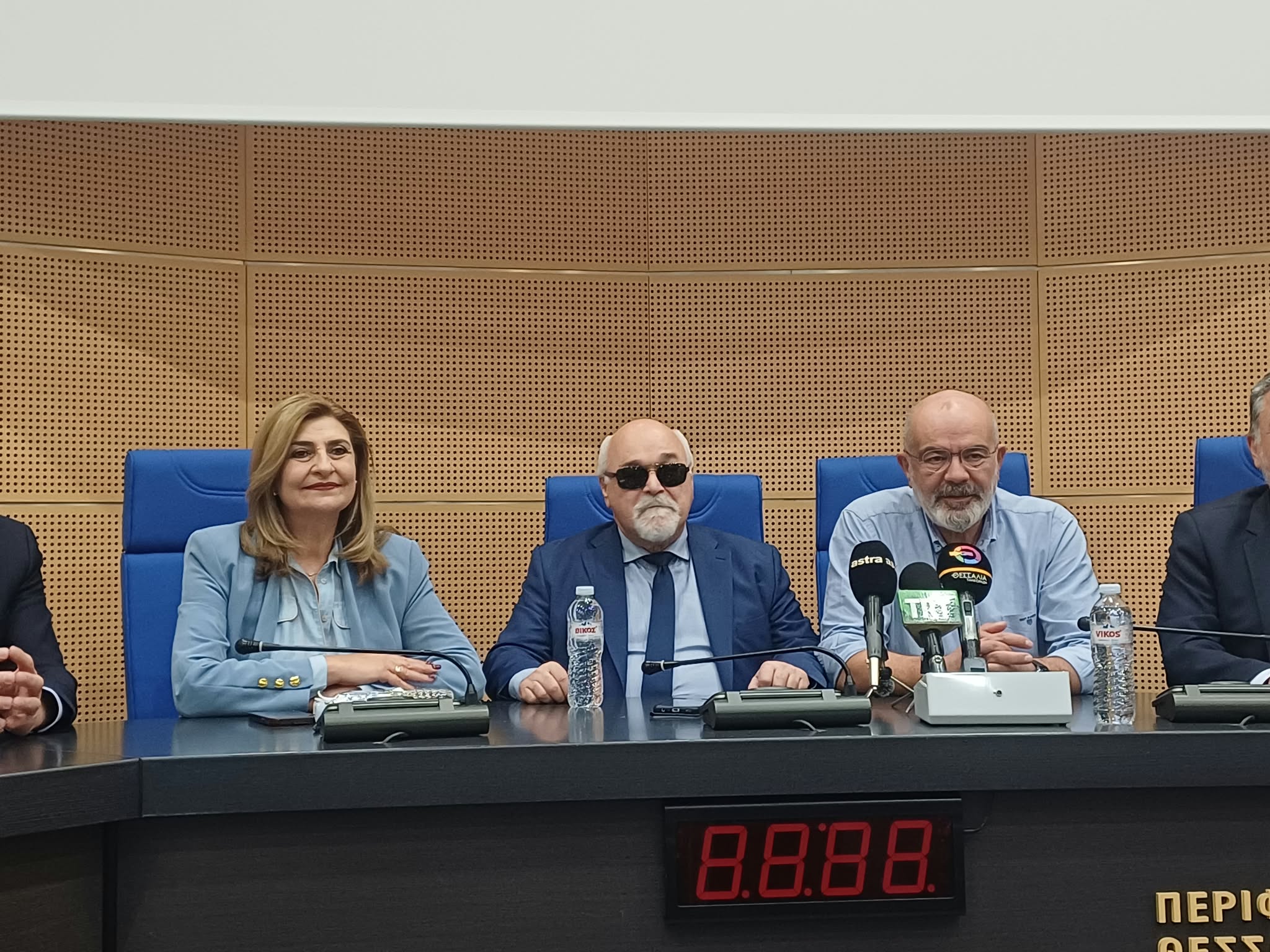 ΛΑΡΙΣΑ - Κλιμάκιο ΠΑΣΟΚ από τη Λάρισα: «Είμαστε στην αρχή μιας πολύ δύσκολης περιόδου» (ΦΩΤΟ) ΛΑΡΙΣΑ - Κλιμάκιο ΠΑΣΟΚ από τη Λάρισα: «Είμαστε στην αρχή μιας πολύ δύσκολης περιόδου» (ΦΩΤΟ)