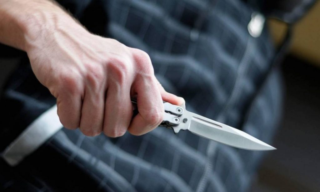 ΛΑΡΙΣΑ - Συνελήφθη 21χρονος που μαχαίρωσε ιδιοκτήτη μπαρ στο Φρούριο στη Λάρισα (video) ΛΑΡΙΣΑ - Συνελήφθη 21χρονος που μαχαίρωσε ιδιοκτήτη μπαρ στο Φρούριο στη Λάρισα (video)