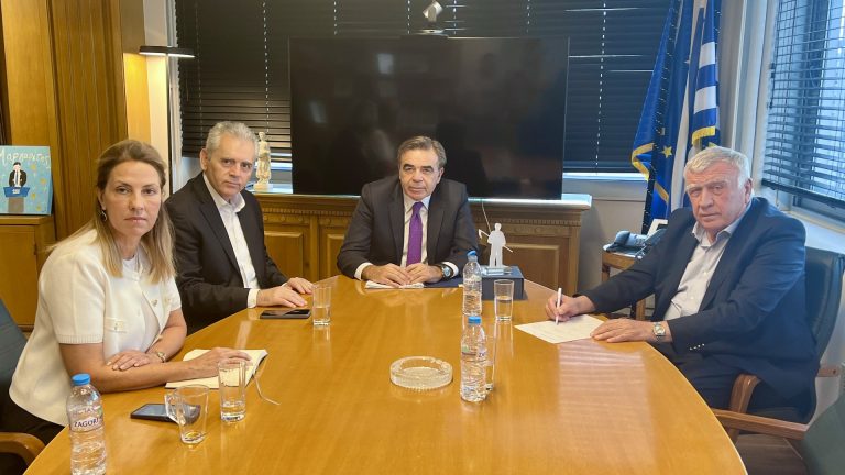 ΛΑΡΙΣΑ - Αγροτική οδοποιία, υποδομές και αποζημιώσεις στην ατζέντα συνάντησης του Μ. Σχοινά με τον δήμαρχο Κιλελέρ ΛΑΡΙΣΑ - Αγροτική οδοποιία, υποδομές και αποζημιώσεις στην ατζέντα συνάντησης του Μ. Σχοινά με τον δήμαρχο Κιλελέρ