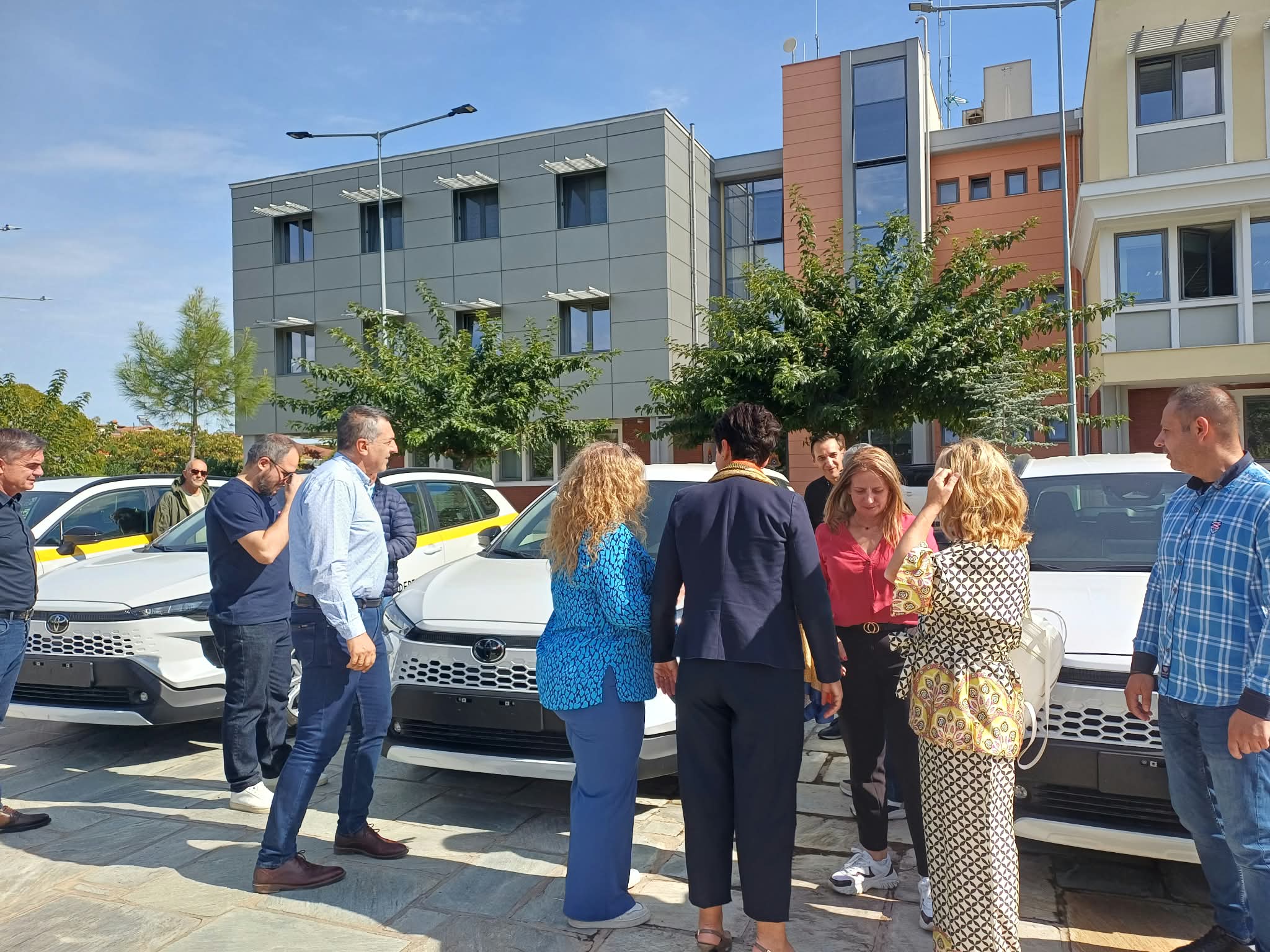 ΛΑΡΙΣΑ - Η Περιφέρεια Θεσσαλίας ανανεώνει τον στόλο της με πέντε νέα υπηρεσιακά οχήματα (ΦΩΤΟ) ΛΑΡΙΣΑ - Η Περιφέρεια Θεσσαλίας ανανεώνει τον στόλο της με πέντε νέα υπηρεσιακά οχήματα (ΦΩΤΟ)