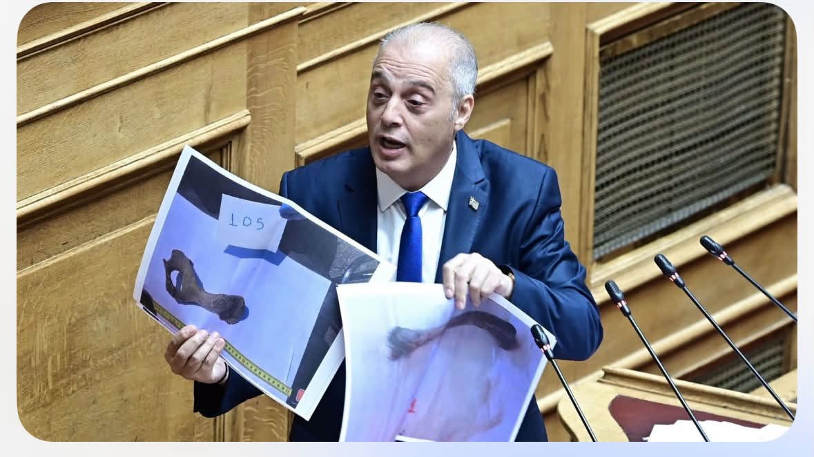 ΘΕΣΣΑΛΙΑ - Σάλος με τον Βελόπουλο για τα οστά των Τεμπών – Οργή συγγενών για τις φωτογραφίες στη Βουλή ΘΕΣΣΑΛΙΑ - Σάλος με τον Βελόπουλο για τα οστά των Τεμπών – Οργή συγγενών για τις φωτογραφίες στη Βουλή
