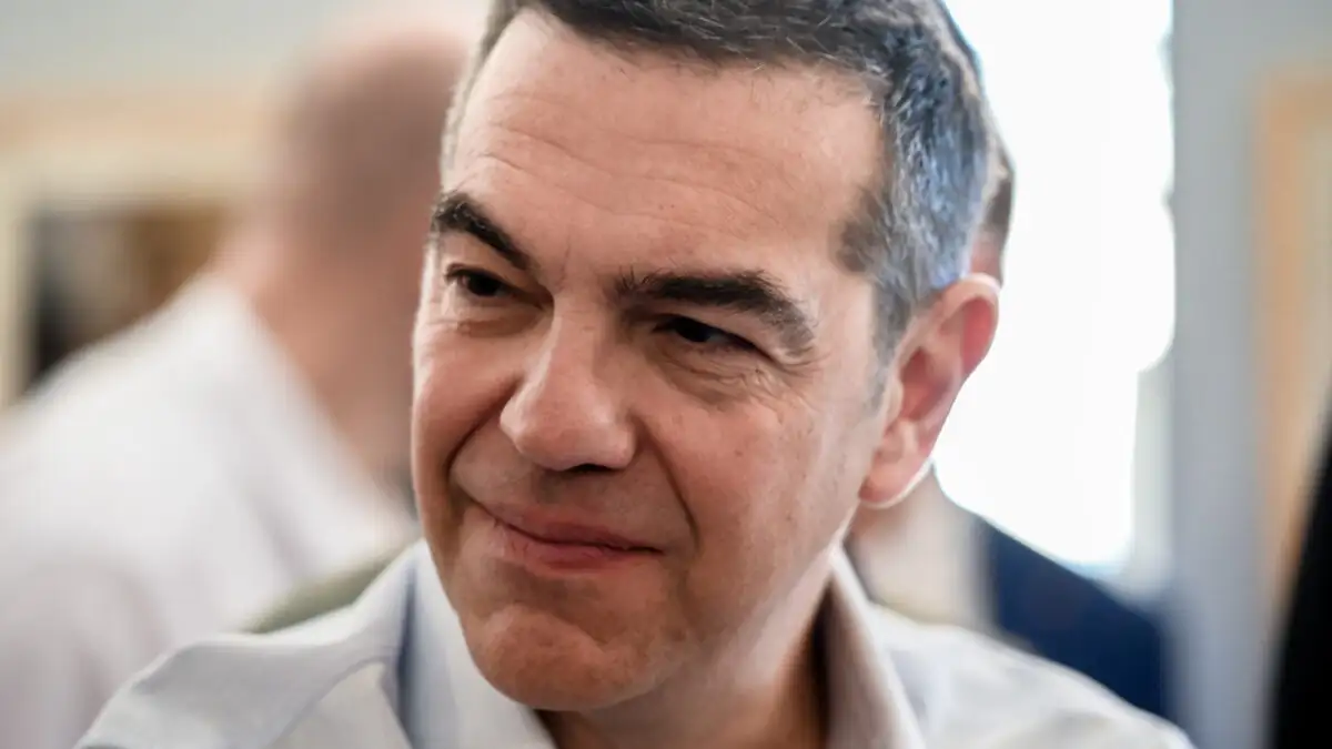 ΒΟΛΟΣ - Θα συναντήσει φοιτητές σε καφέ και θα πιει τσίπουρο ο Τσίπρας στον Βόλο ΒΟΛΟΣ - Θα συναντήσει φοιτητές σε καφέ και θα πιει τσίπουρο ο Τσίπρας στον Βόλο
