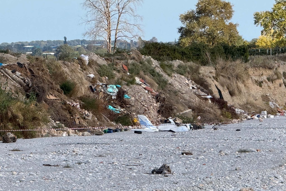 ΕΛΛΑΔΑ - Συντριβή αεροσκάφους στην Πιερία: Ραγίζει καρδιές ο πατέρας του 41χρονου – «Είμαι χαμένος, άφησε πίσω 4 παιδιά» ΕΛΛΑΔΑ - Συντριβή αεροσκάφους στην Πιερία: Ραγίζει καρδιές ο πατέρας του 41χρονου – «Είμαι χαμένος, άφησε πίσω 4 παιδιά»