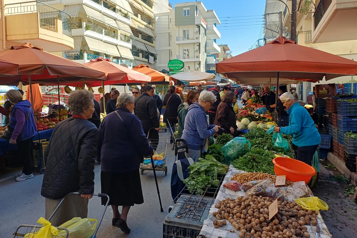 ΛΑΡΙΣΑ - Λαϊκή αγορά Λάρισας: Μισθοί και συντάξεις φτάνουν για τις πρώτες 15 ημέρες – Επανήλθε το «τεφτέρι» ΛΑΡΙΣΑ - Λαϊκή αγορά Λάρισας: Μισθοί και συντάξεις φτάνουν για τις πρώτες 15 ημέρες – Επανήλθε το «τεφτέρι»