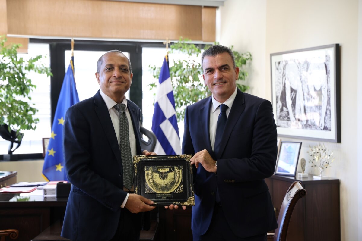 ΛΑΡΙΣΑ - Τον Πρέσβη της Ινδίας υποδέχθηκε ο Δήμαρχος Λαρισαίων (ΦΩΤΟ) ΛΑΡΙΣΑ - Τον Πρέσβη της Ινδίας υποδέχθηκε ο Δήμαρχος Λαρισαίων (ΦΩΤΟ)