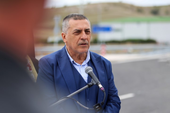 «Οι άλλοι χύσανε το αίμα τους. Ας βραχούμε λίγο» λέει ο Κουρέτας για τις παρελάσεις