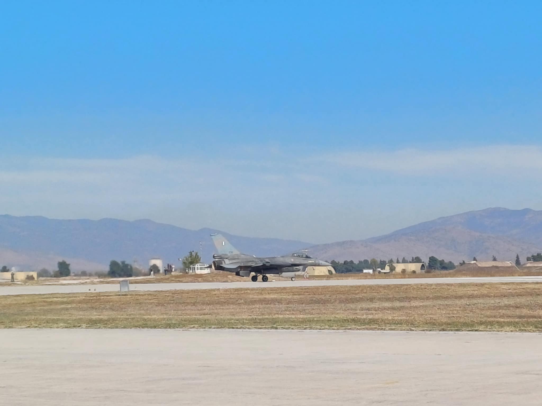 «Έσκισε τους αιθέρες» της Λάρισας το F-16 DEMO TEAM «ΖΕΥΣ» στην 110 Πτέρυγα Μάχης (ΦΩTO)