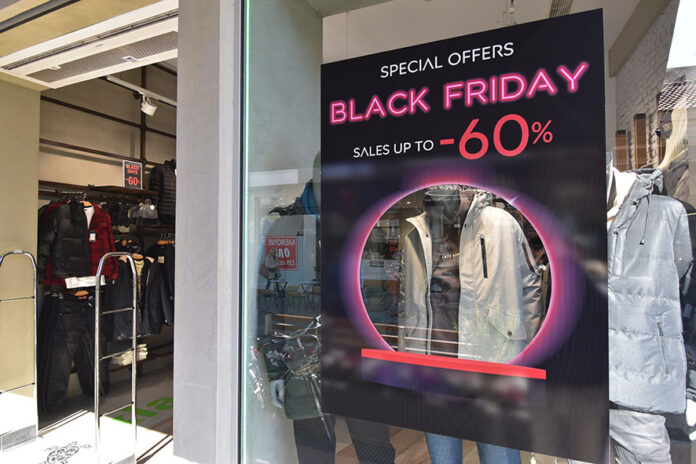 Σε Black Friday και γιορτές ποντάρουν οι έμποροι της Λάρισας