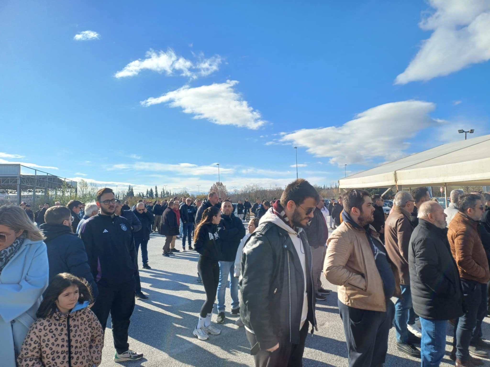 Τα αποκαλυπτήρια μνημείου αφιερωμένου στο  βυσσινί «Club του Παραδείσου» (ΦΩΤΟ)