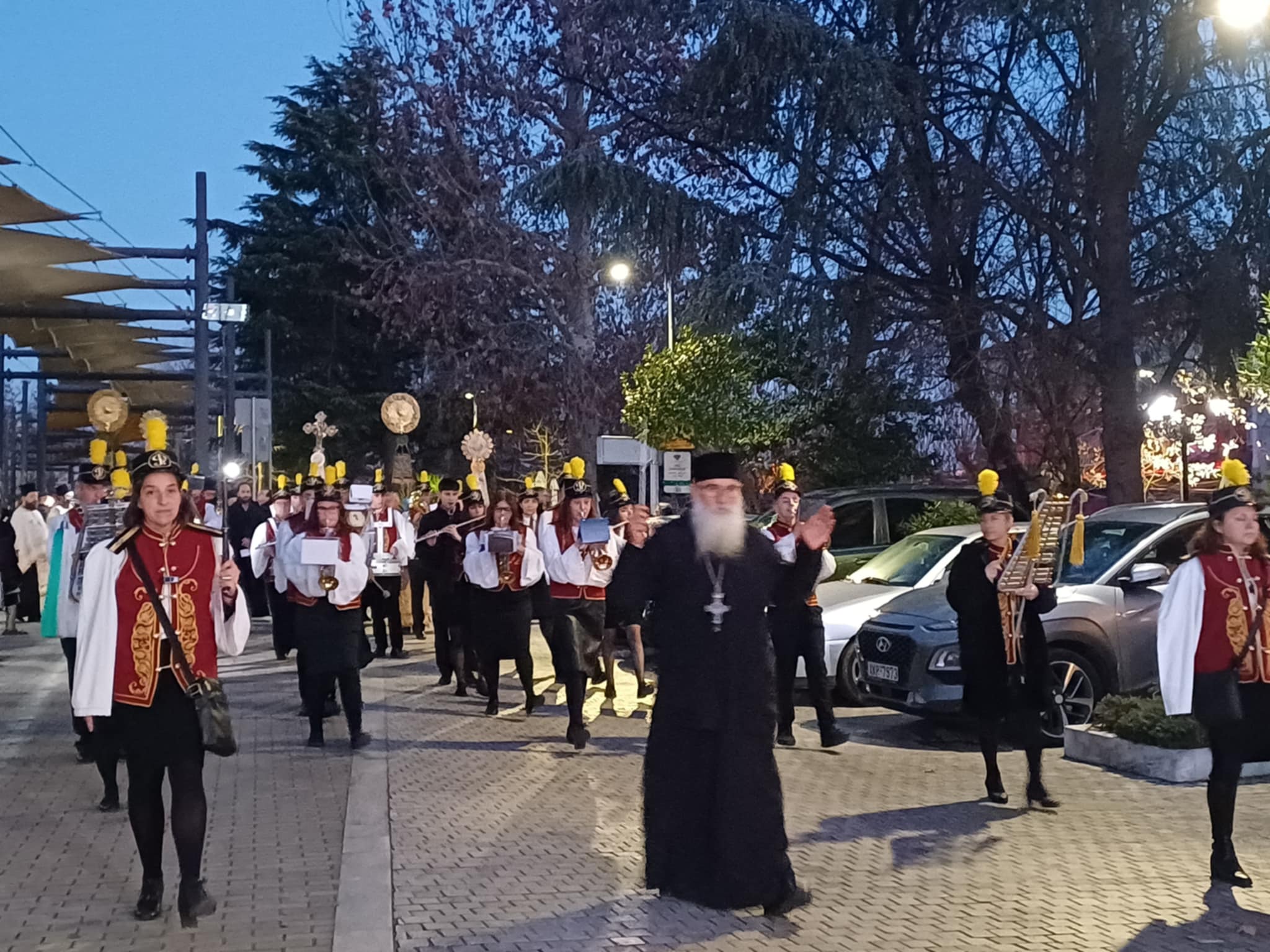 Πλήθος πιστών στον Άγιο Αχίλλιο για την Τίμια Κάρα του Οσίου Δαυίδ (ΦΩΤΟ-ΒΙΝΤΕΟ)