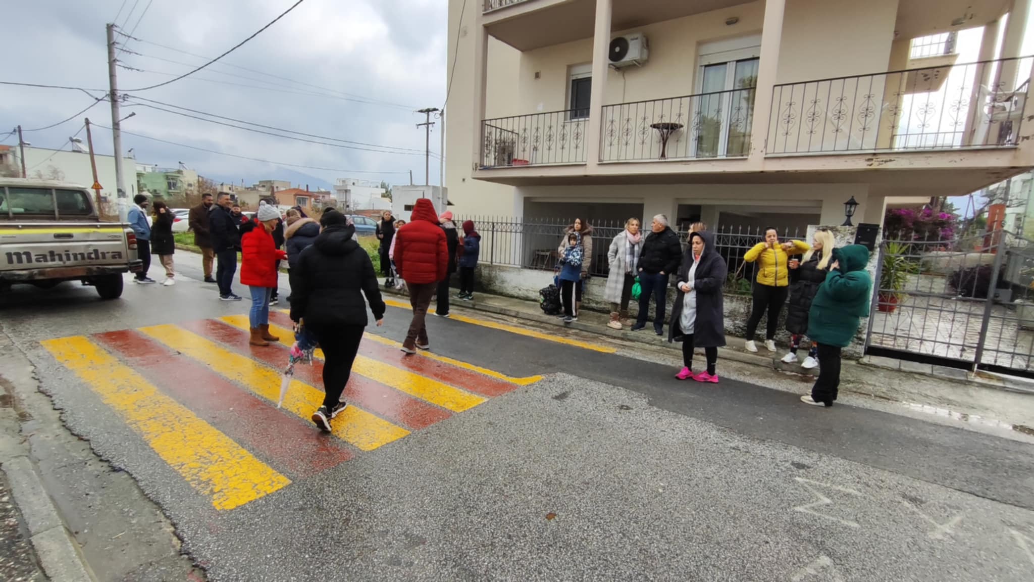 Σοκαρισμένοι οι γονείς για το νεό ατύχημα στο 27ο Δημοτικό σχολείο στις Αλυκές (ΦΩΤΟ)