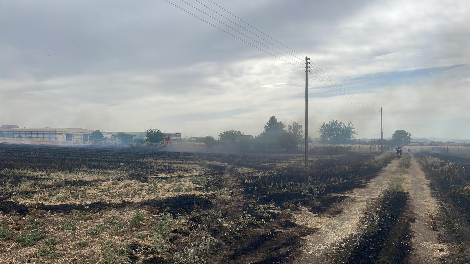 Κινδύνεψε μεταφορική επιχείρηση από  φωτιά στο Ομορφοχώρι-κάηκαν σιτηρά