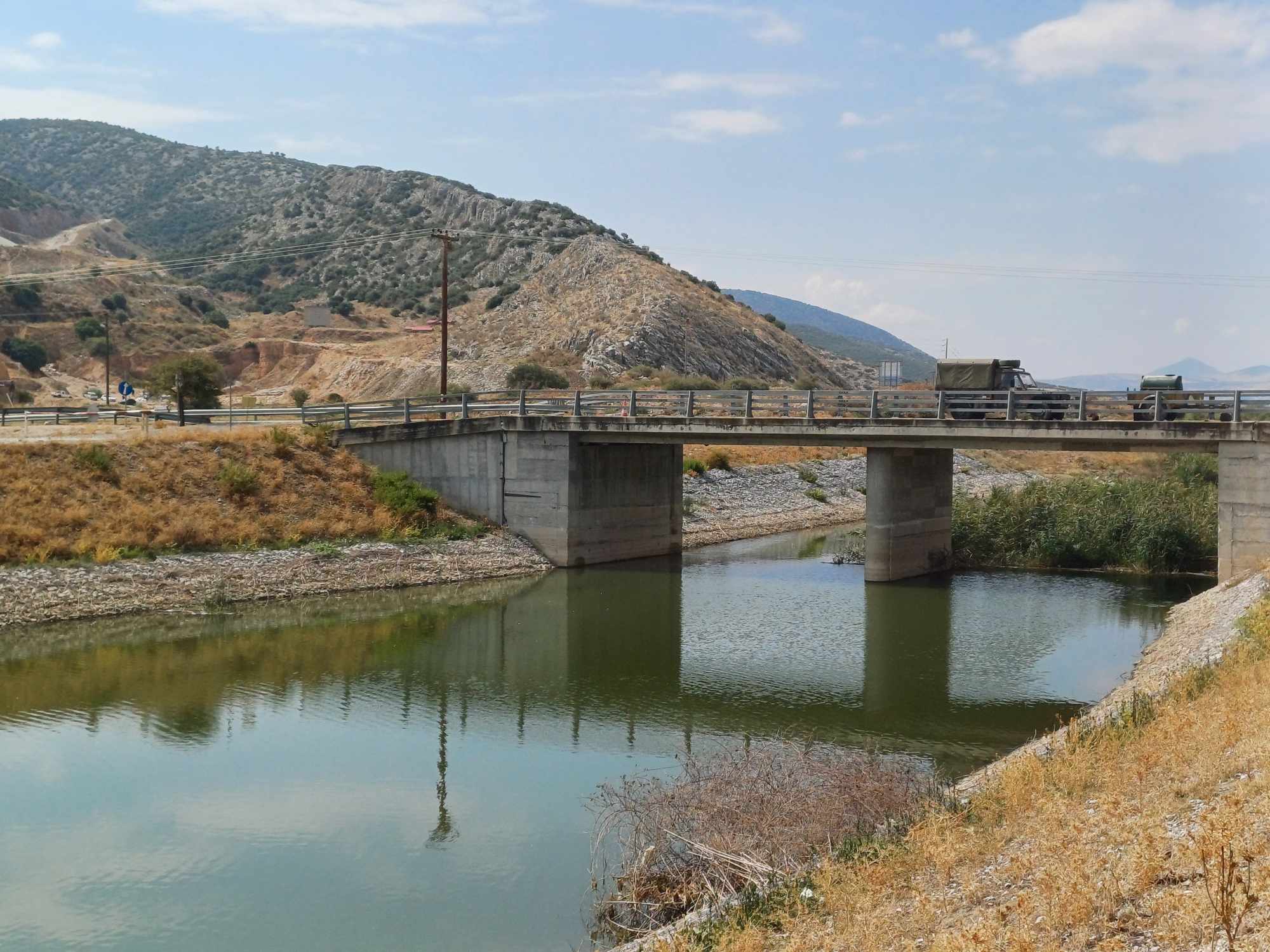 Σε ανανεργό λατομείο δίπλα στην Κάρλα προς τα Κανάλια θα θαφτούν τα ψάρια που δεν μπορούν να καούν (ΦΩΤΟ)