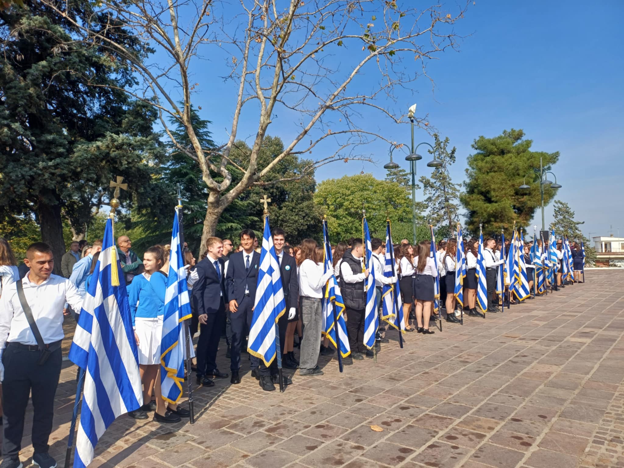 Ξεκίνησαν οι εορταστικές εκδηλώσεις για την επέτειο της 28ης Οκτωβρίου (ΦΩΤΟ)