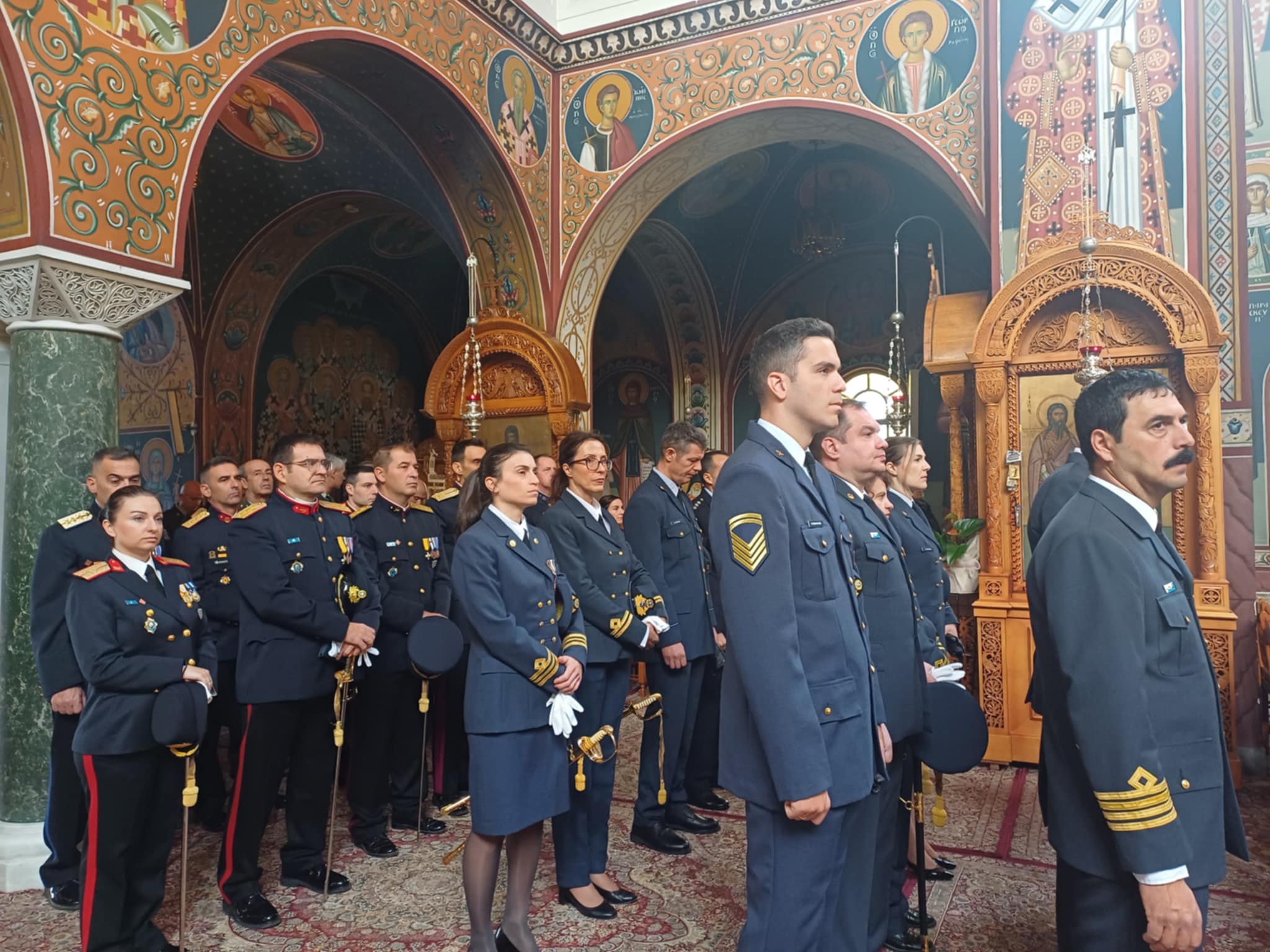 Δοξολογία στον Άγιο Αχίλλιο και κατάθεση στεφάνων στο Ηρώο εορτάστηκε η ημέρα των Ενόπλων Δυνάμεων στη Λάρισα (ΦΩΤΟ)