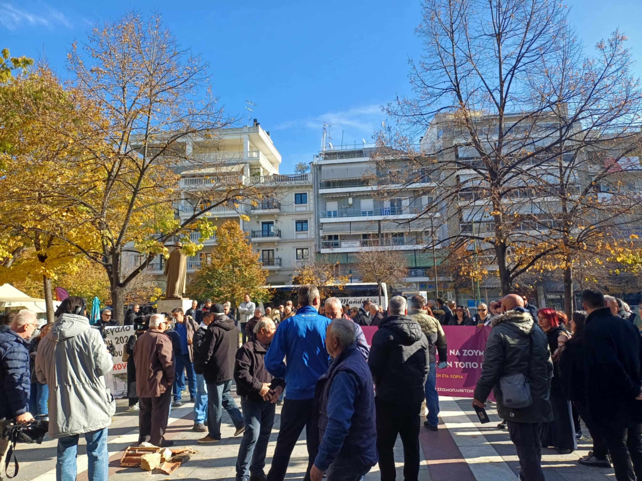 «Φτάνει πια η κοροϊδία…» βροντοφώναξαν οι σεισμόπληκτοι του Τυρνάβου 3,5 χρόνια μετά το σεισμό