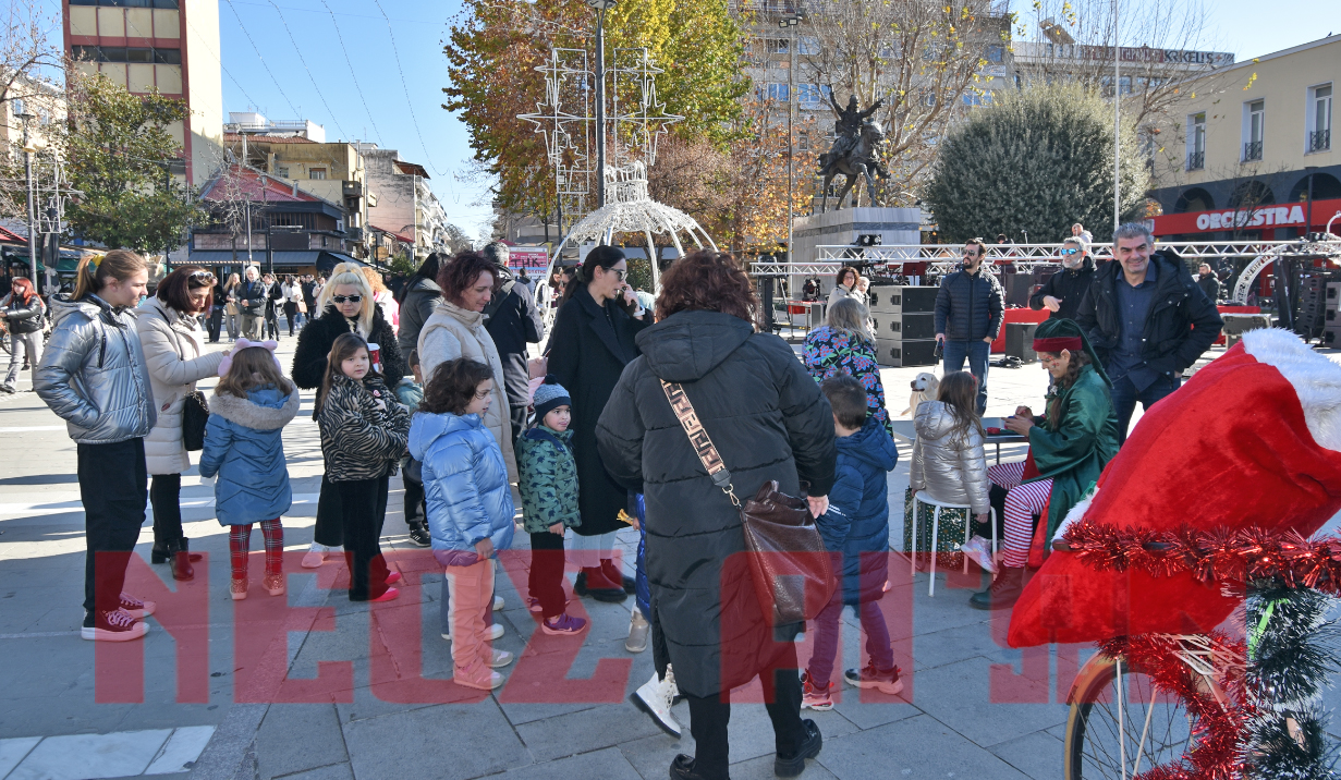 Κερασμένο ζεστό κρασί και facepainting σε εορταστικό κλίμα στην κεντρική πλατεία Καρδίτσας (φωτο+video)