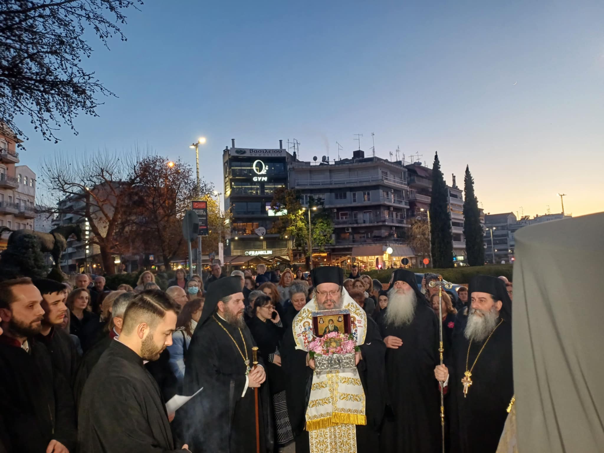 Πλήθος πιστών στον Άγιο Αχίλλιο για την Τίμια Κάρα του Οσίου Δαυίδ (ΦΩΤΟ-ΒΙΝΤΕΟ)