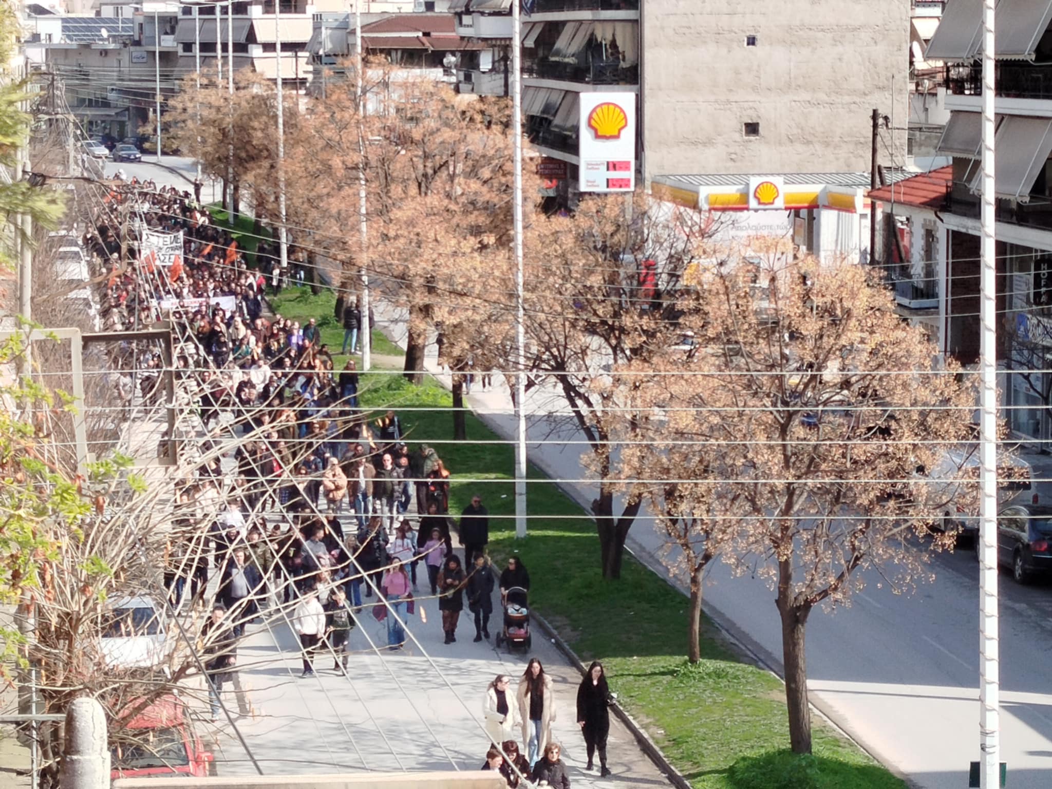 Οι Λαρισαίοι μίλησαν: Πάνδημη απαίτηση για δικαιοσύνη-πρωτόγνωρο συλλαλητήριο και πορεία προς το σταθμό (ΦΩΤΟ+video)