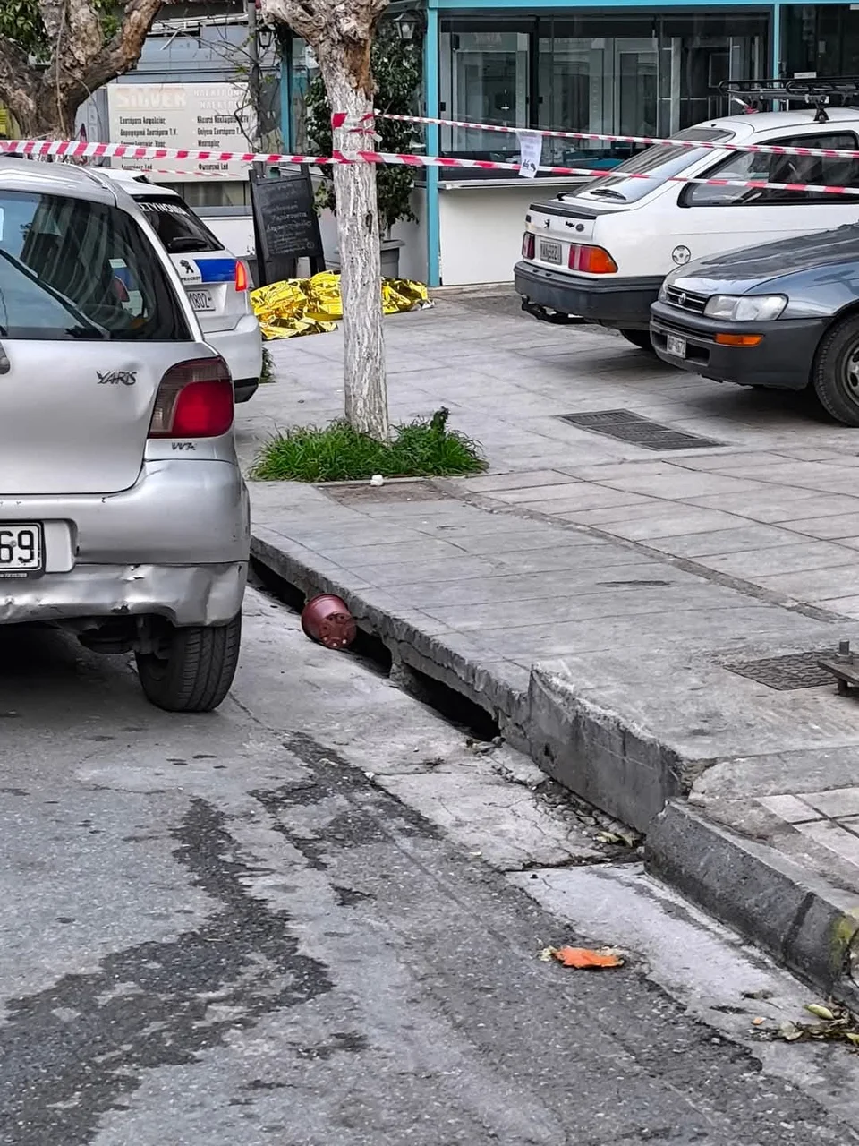 Ζωγράφου: Αυτοκτόνησε το ζευγάρι που πήδηξε στο κενό από μπαλκόνι πολυκατοικίας -Βρέθηκαν νεκροί στη μέση του δρόμου