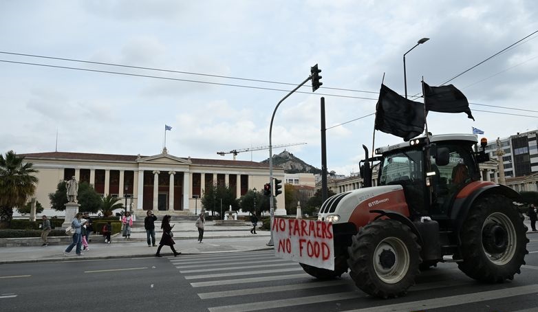 Αποχωρούν οι αγρότες από την Αθήνα-Στα μπλόκα θα αποφασίσουν το μέλλον των κινητοποιήσεων