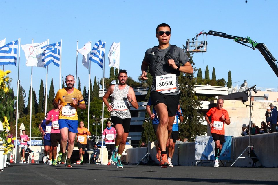 Ξεκίνησε ο 41ος Αυθεντικός Μαραθώνιος της Αθήνας -Mε 21.000 δρομείς από 152 χώρες, δείτε εικόνες