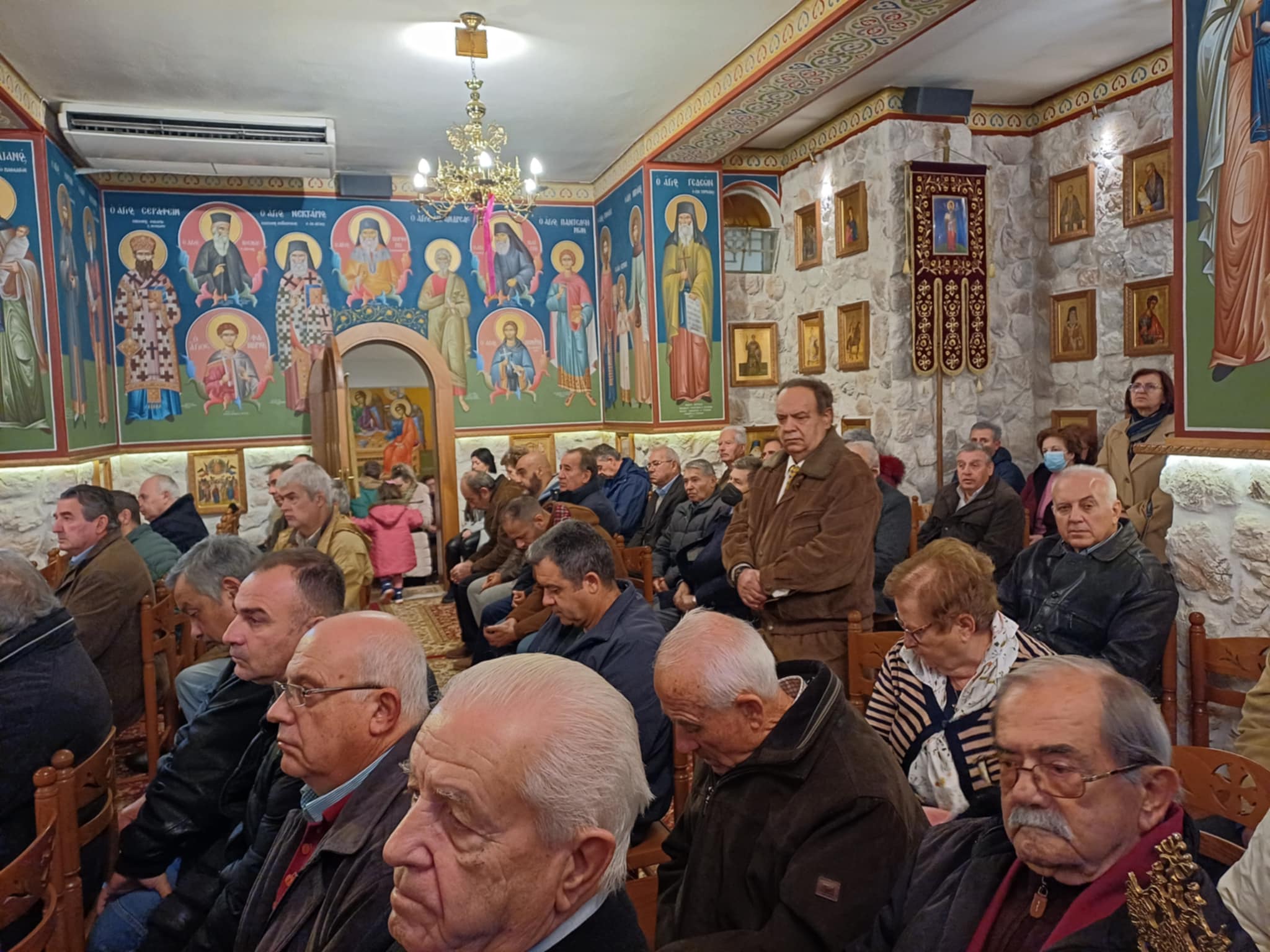 Πλήθος πιστών την Αγία Αικατερίνη στη συνοικία Αλκαζαρ (ΦΩΤΟ)