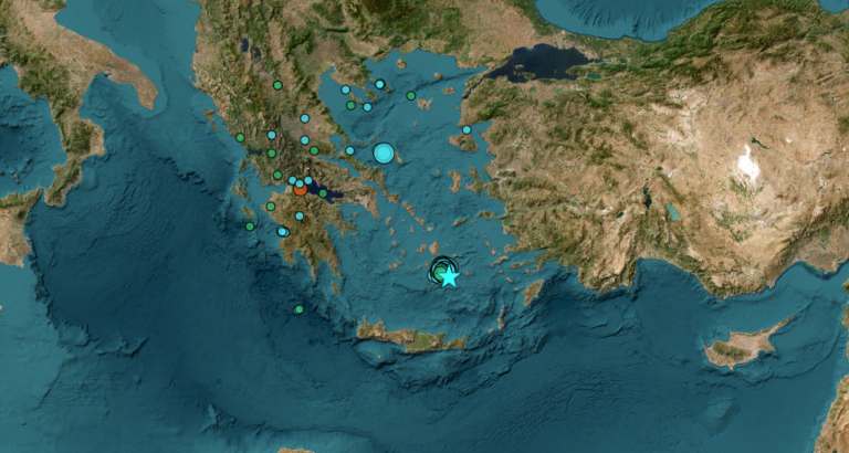 Νέος σεισμός 5 Ρίχτερ αισθητός και στην Αττική - Χιλιάδες άνθρωποι εγκαταλείπουν τη Σαντορίνη, σε επιφυλακή οι Αρχές