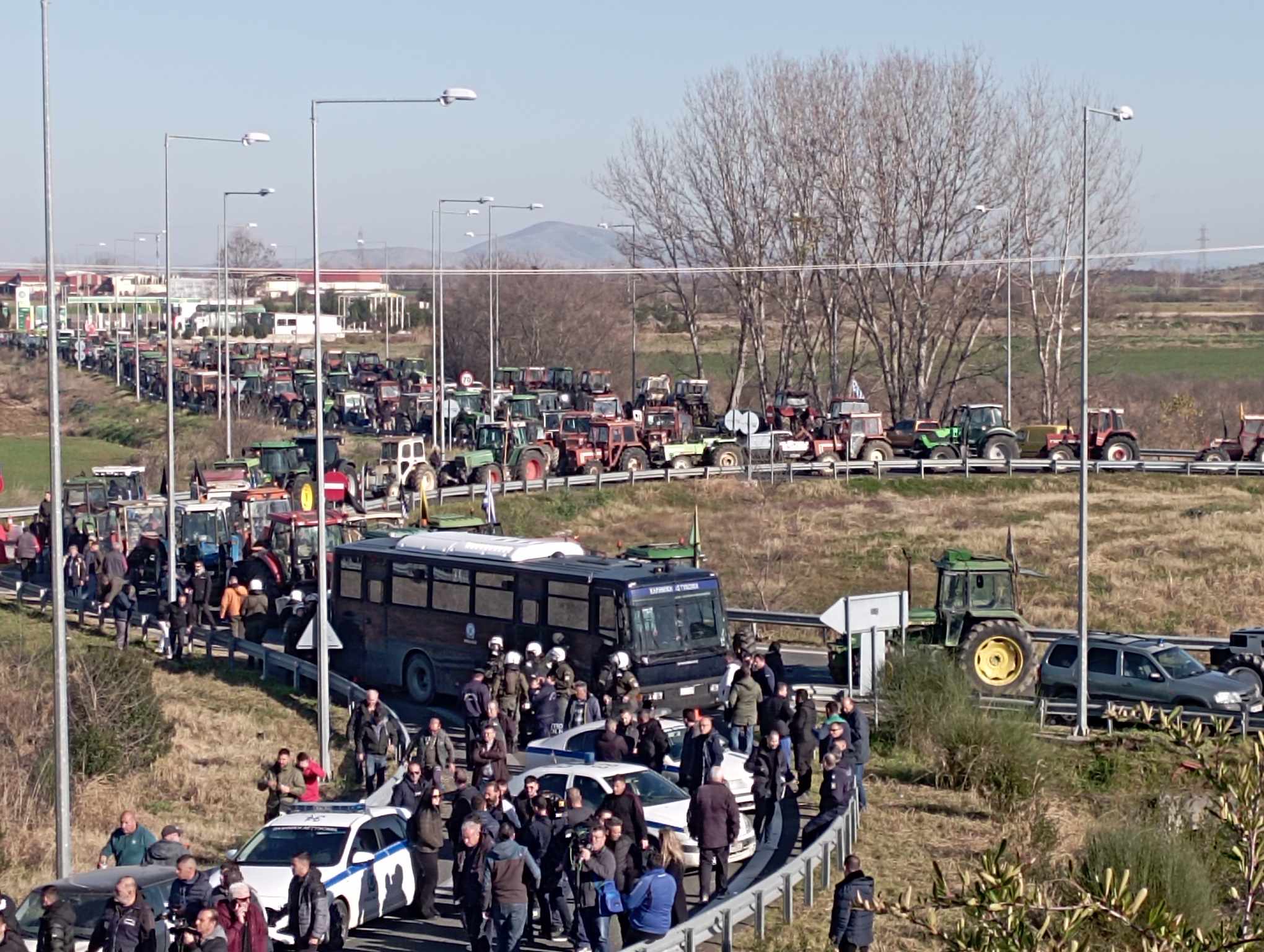 Νέες κυκλοφοριακές ρυθμίσεις στον Ε65 για τα μπλόκα των αγροτών