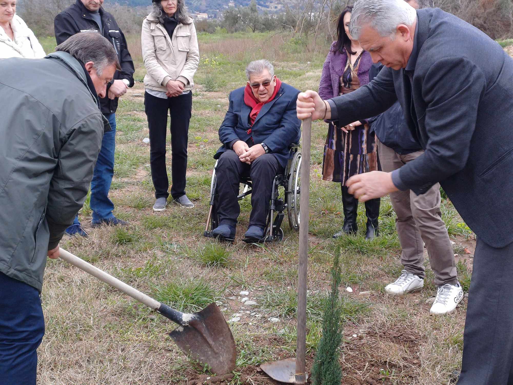 Επίσκεψη Πρόδρομου Εφιετζόγλου στον τόπο της τραγωδίας στα Τέμπη και τρισάγιο (φωτ.)