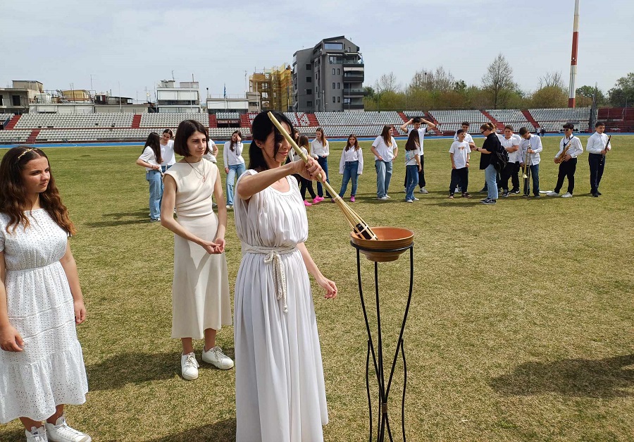 Μαθητές αναβίωσαν τους αρχαίους ολυμπιακούς αγώνες στο στάδιο Αλκαζ-άρ (ΦΩΤΟ+video)