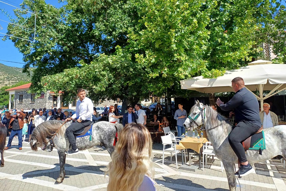 Καβάλα παν στην εκκλησιά, καβάλα προσκυνάνε... στους Γόννους ανήμερα του Αη Γιώργη (ΦΩΤΟ)