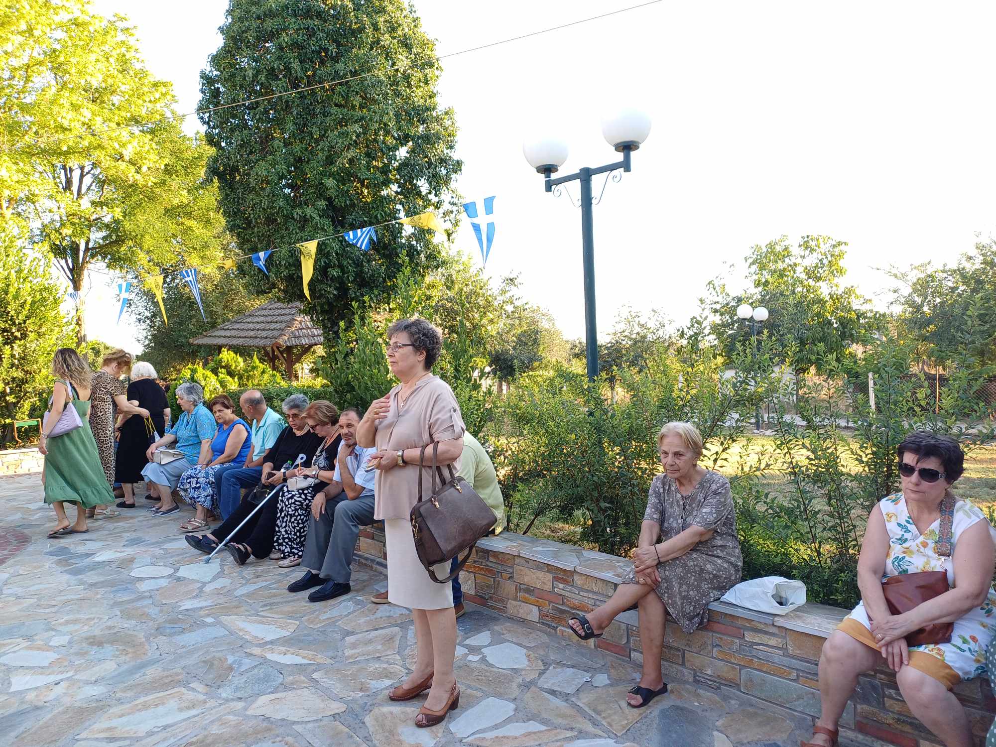 Συγκίνηση στο παρεκκλήσιο της Αγίας Μαρίνας  στη Λάρισα- η εικόνα της αλλοιώθηκε από τις πλημμύρες (ΦΩΤΟ)