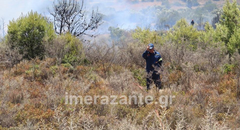 Μαίνεται η φωτιά στην περιοχή Αγαλάς Ζακύνθου -Τραυματίστηκε πυροσβέστης [εικόνες - βίντεο]