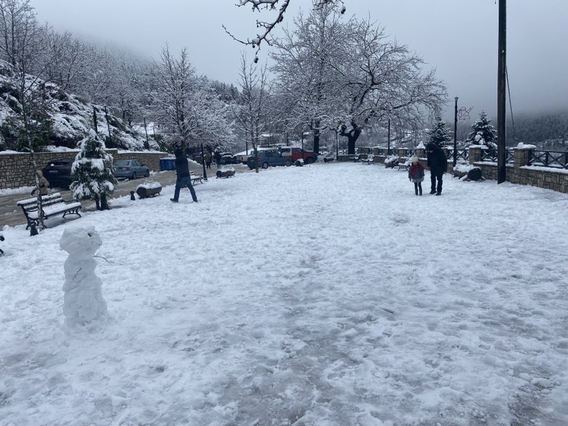 Όμορφες εικόνες σε λευκό φόντο πάνω από τη Λίμνη Πλαστήρα στη Φυλακτή (ΦΩΤΟ)