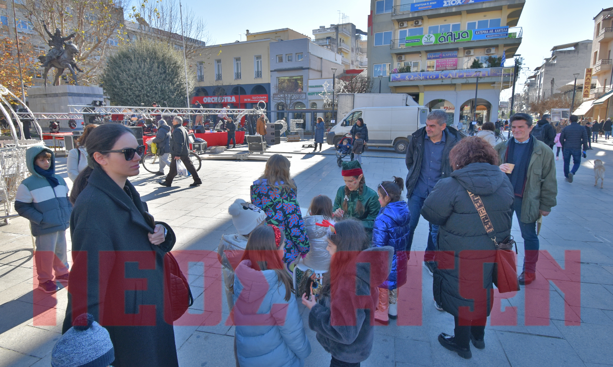 Κερασμένο ζεστό κρασί και facepainting σε εορταστικό κλίμα στην κεντρική πλατεία Καρδίτσας (φωτο+video)