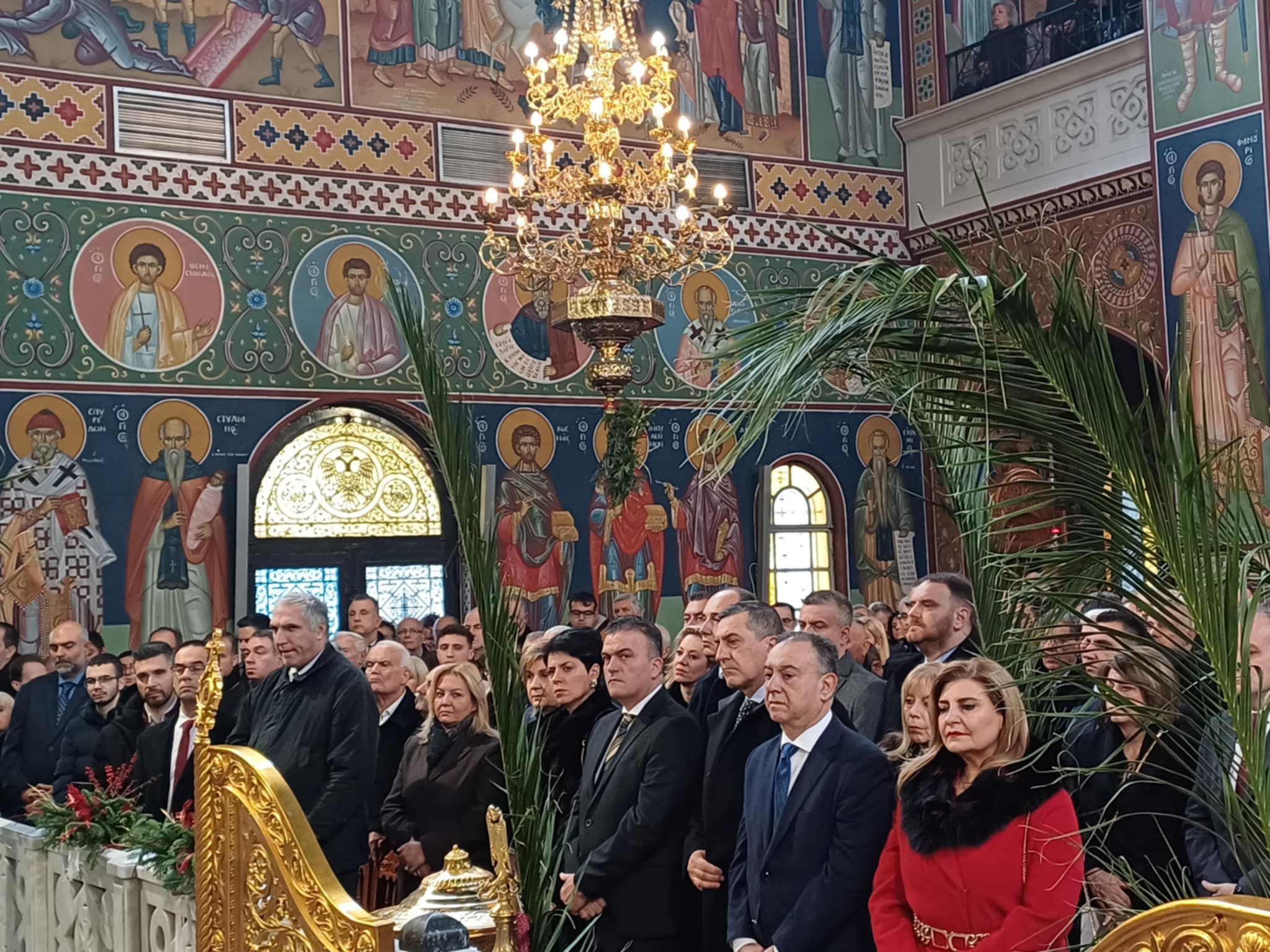 Με λαμπρότητα η λειτουργία των Φώτων - πλήθος πιστών στις όχθες του Πηνειού όπου συνεχίζονται οι έρευνες για τον 39χρονο