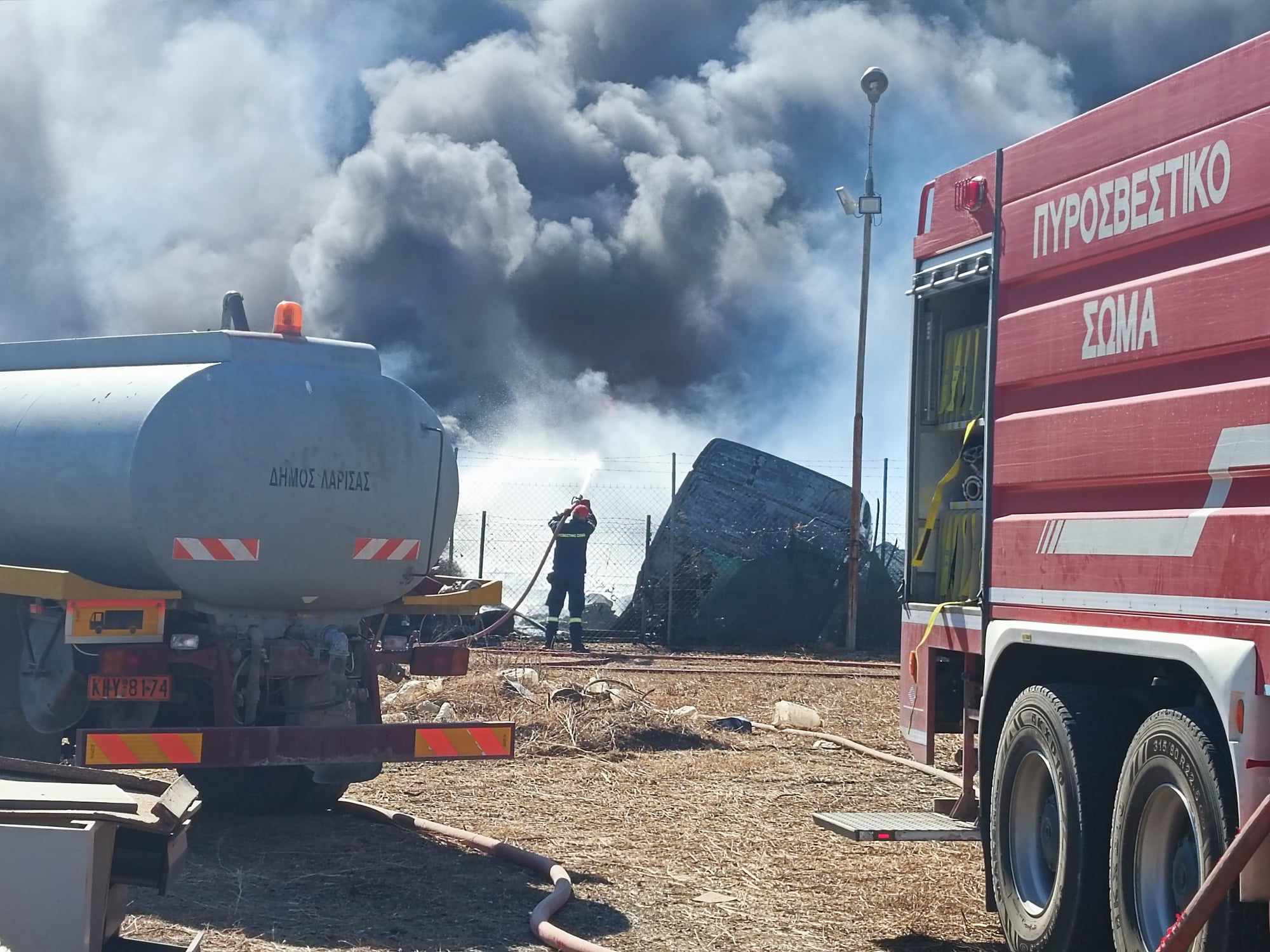 Συγκλονιστικές εικόνες από την επιχείρηση κατάσβεσης της φωτιάς στο Ομορφοχώρι (ΦΩΤΟ)