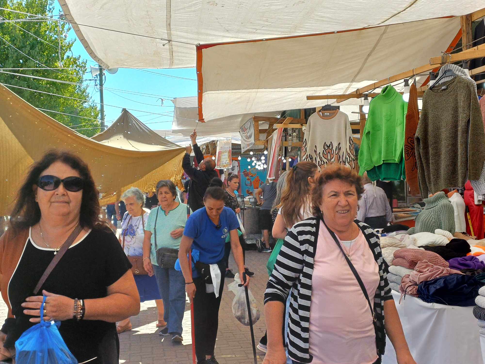 Κλείνει απόψε τα μεσάνυχτα το παζάρι, σπάζοντας ρεκόρ επισκεψιμότητας- κοσμοσυρροή από το πρωί (ΦΩΤΟ)