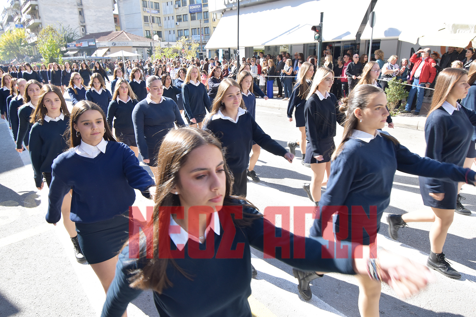 Συγκίνηση και περηφάνια στην παρέλαση της Καρδίτσας για 28η Οκτωβρίου (φωτο - βίντεο)