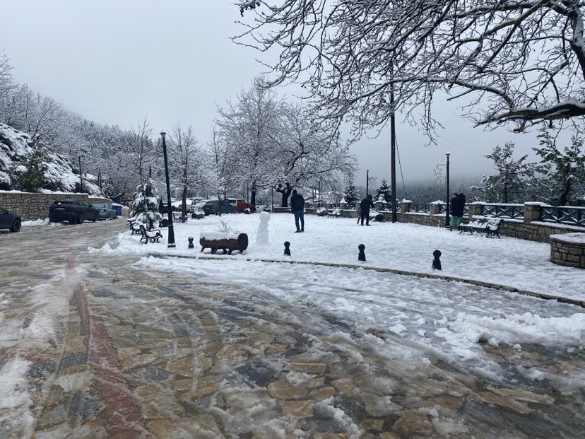 Όμορφες εικόνες σε λευκό φόντο πάνω από τη Λίμνη Πλαστήρα στη Φυλακτή (ΦΩΤΟ)