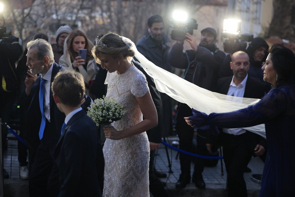 Παντρεύτηκαν Νικόλαος Ντε Γκρες-Χρυσή: Απαστράπτουσα η νύφη -Όλοι οι καλεσμένοι που πήγαν [εικόνες - βίντεο]