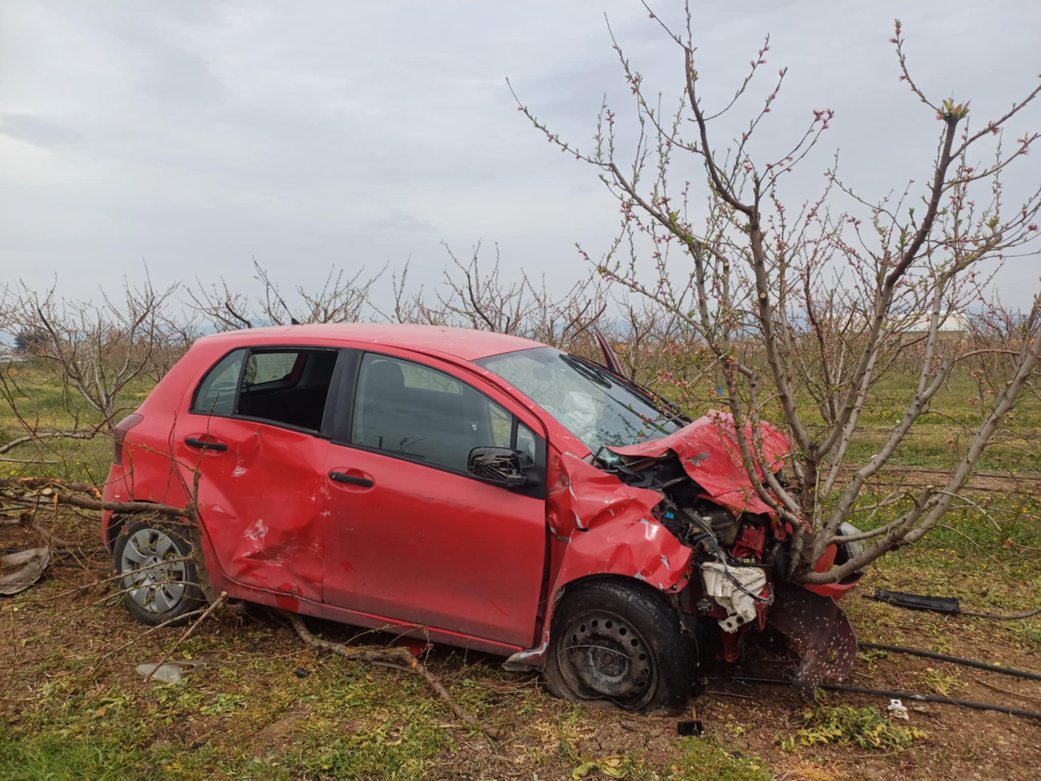 Σοβαρό τροχαίο έξω από τη Γιάννουλη -σύγκρουδη δύο ΙΧ με τρεις τραυματίες (ΦΩΤΟ)