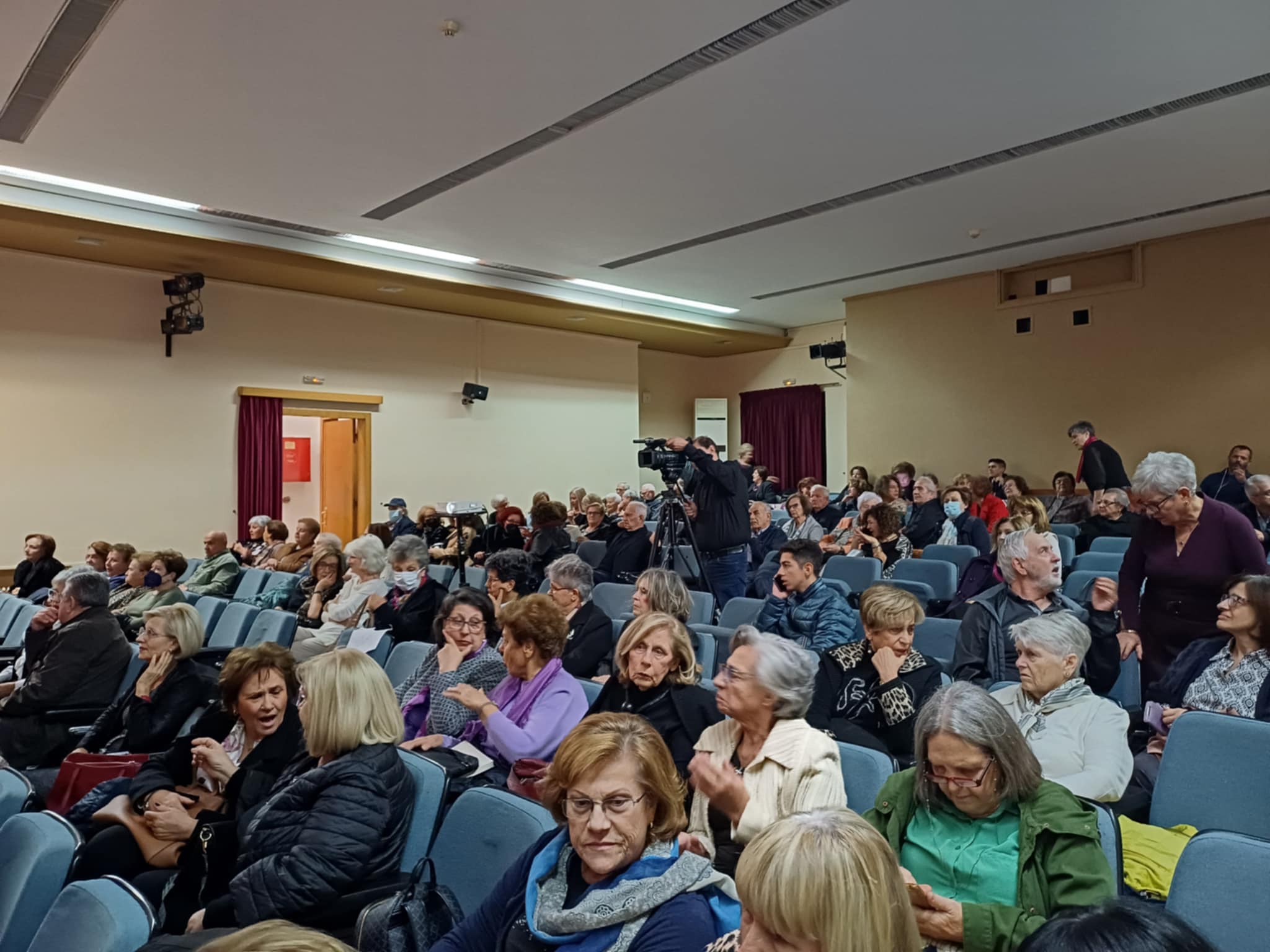 Η παρουσίαση του βιβλίου «Οι Καστρωμένες» και του CD «Από την Τήνο στη Νάπολη» στη Λάρισα (ΦΩΤΟ