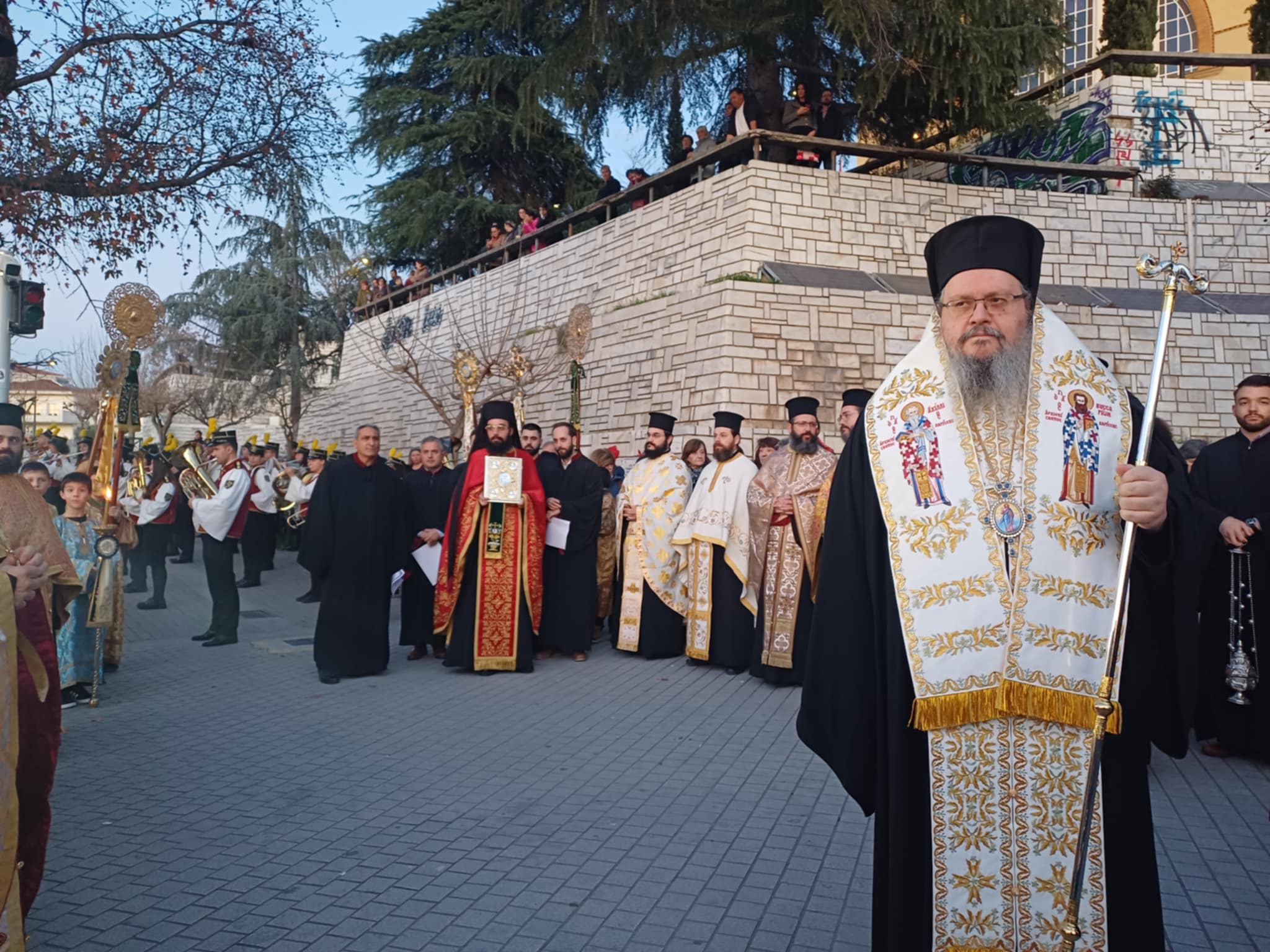 Πλήθος πιστών στον Άγιο Αχίλλιο για την Τίμια Κάρα του Οσίου Δαυίδ (ΦΩΤΟ-ΒΙΝΤΕΟ)